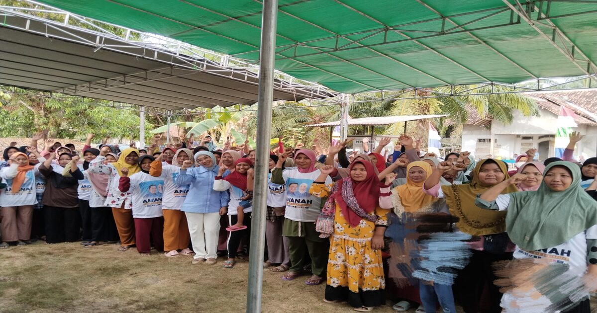Silaturahmi dan Sosialisasi Paslon Amanah, Ayu Asalasiyah Menyapa emak-emak di Negeri Besar