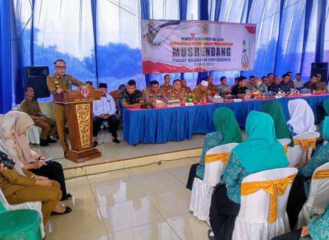 Bupati Way Kanan membuka Musyawarah Perencanaan Pembangunan (Musrenbang) Tingkat Kecamatan Umpu Semenguk di Balai Kampung Bumi Ratu