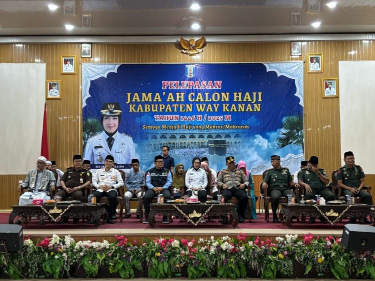 Pemkab Way Kanan Menggelar Acara Pelepasan Jamaah Haji Way Kanan Tahun 2025 Digelar di GSG